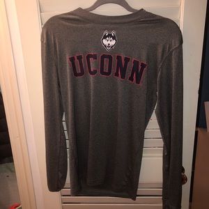 Uconn athletic shirt